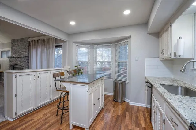 $375,000 | 7809 Long Avenue, Lenexa, KS 66216