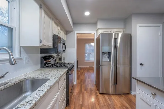 $375,000 | 7809 Long Avenue, Lenexa, KS 66216