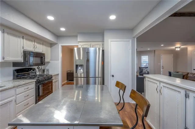 $375,000 | 7809 Long Avenue, Lenexa, KS 66216