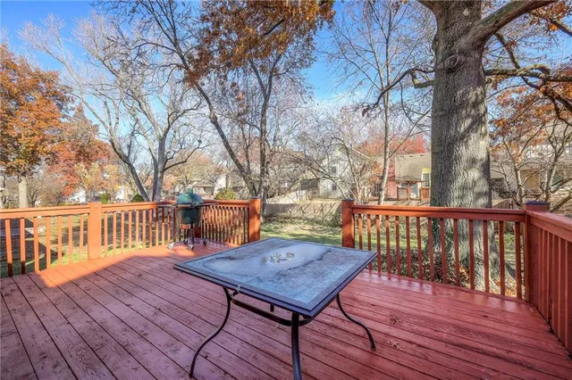 $375,000 | 7809 Long Avenue, Lenexa, KS 66216