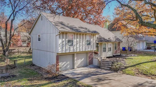 $375,000 | 7809 Long Avenue, Lenexa, KS 66216