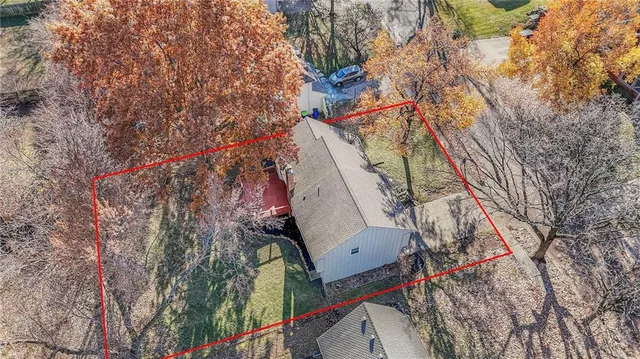 $375,000 | 7809 Long Avenue, Lenexa, KS 66216