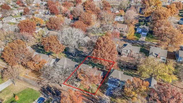 $375,000 | 7809 Long Avenue, Lenexa, KS 66216