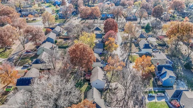 $375,000 | 7809 Long Avenue, Lenexa, KS 66216