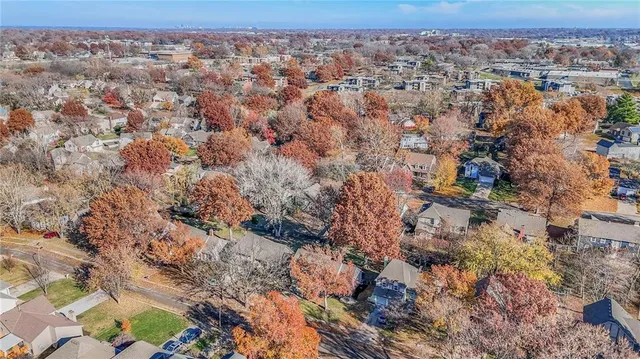 $375,000 | 7809 Long Avenue, Lenexa, KS 66216