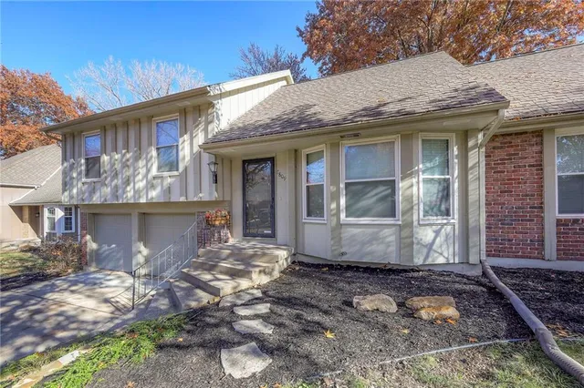 $375,000 | 7809 Long Avenue, Lenexa, KS 66216