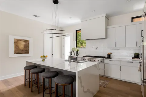 $2,100,000 | 2200 De Verne Street, Austin, TX 78704