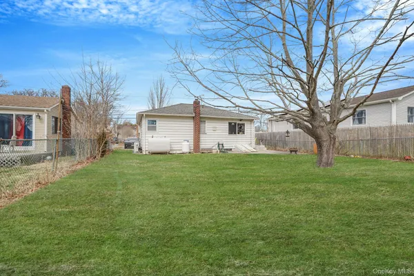 $395,000 | 74 Argyle Drive, Shirley, NY 11967