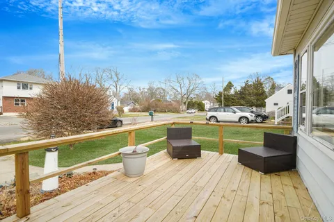 $395,000 | 74 Argyle Drive, Shirley, NY 11967