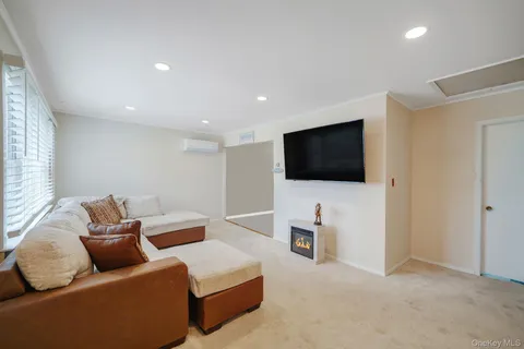 $395,000 | 74 Argyle Drive, Shirley, NY 11967