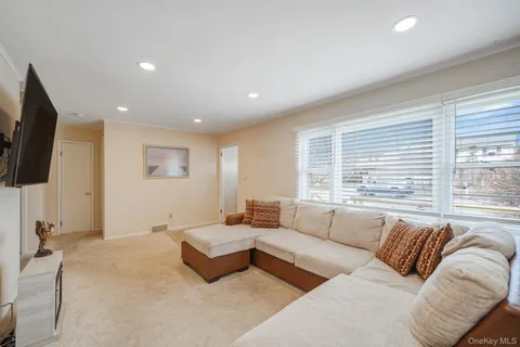 $395,000 | 74 Argyle Drive, Shirley, NY 11967