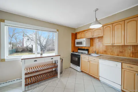 $395,000 | 74 Argyle Drive, Shirley, NY 11967