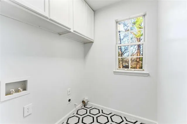 $305,000 | 922 Fox Valley Court, Stone Mountain, GA 30088