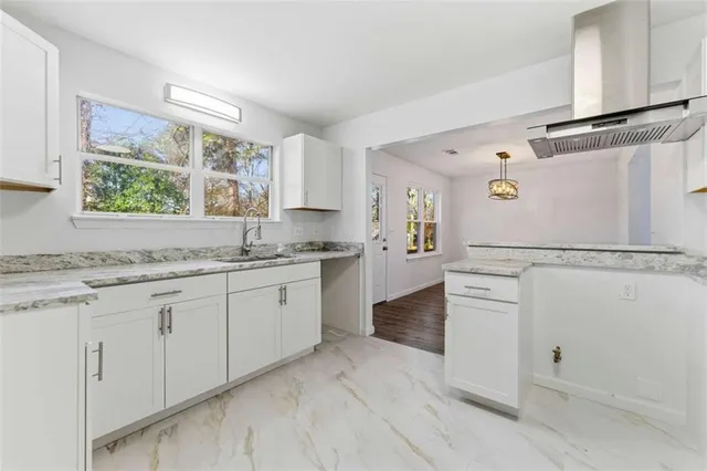 $305,000 | 922 Fox Valley Court, Stone Mountain, GA 30088