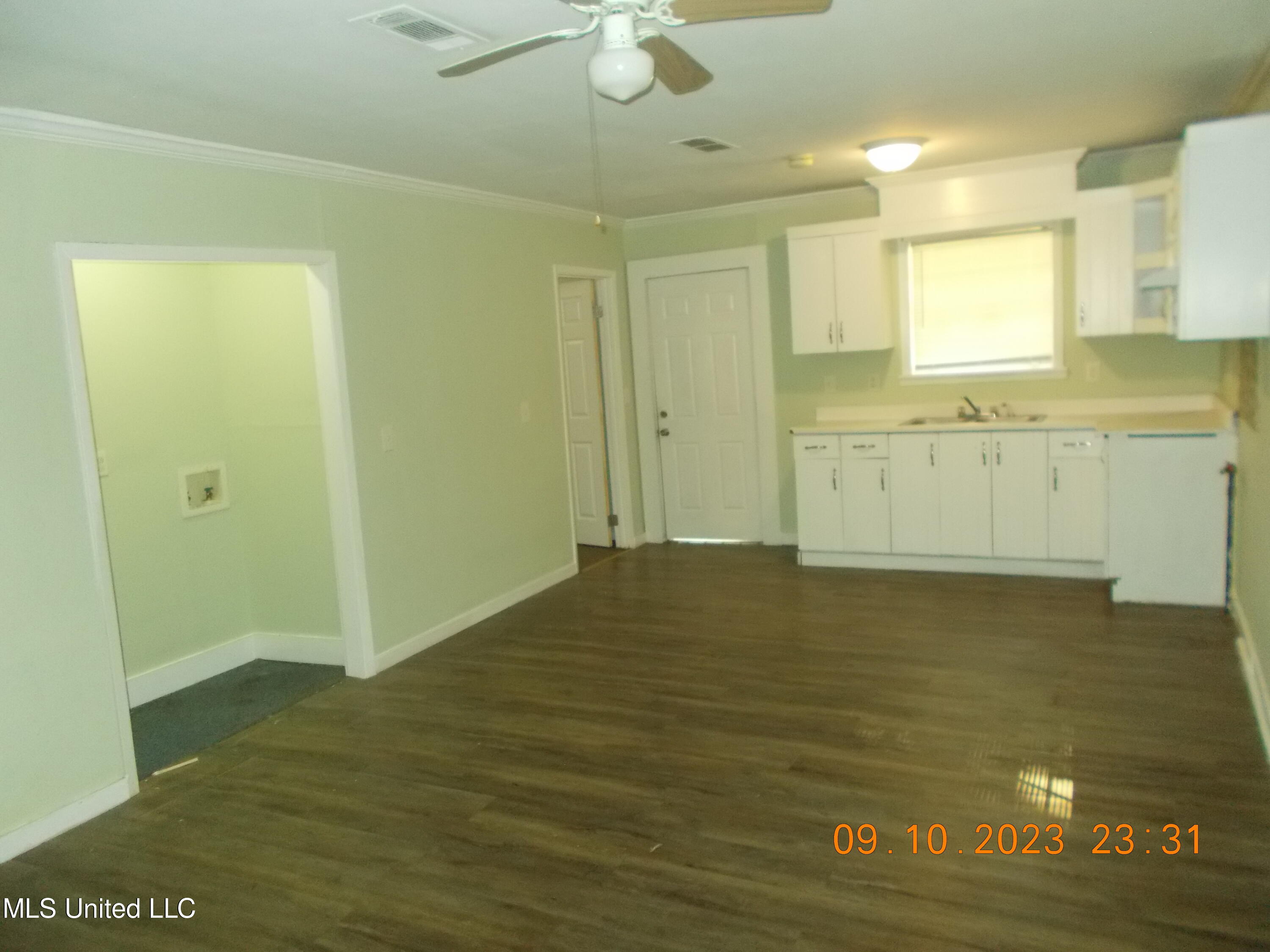 750 Woodbury Road Jackson, MS 39206 - Photo 3 of 11 DSCN6704