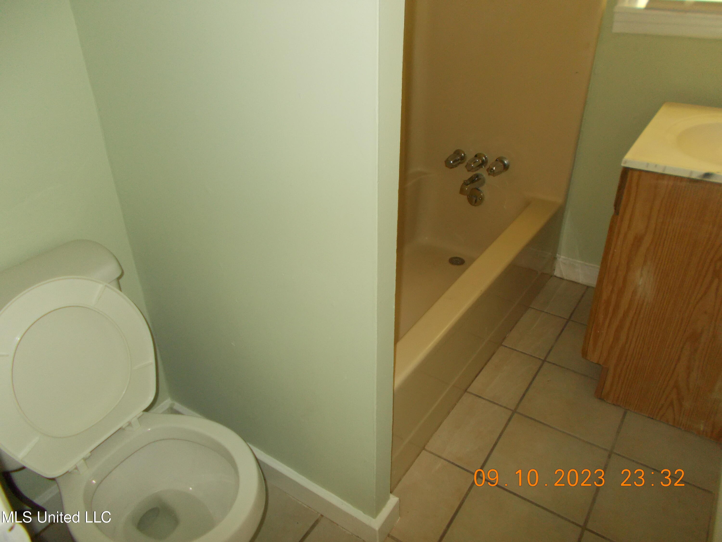 750 Woodbury Road Jackson, MS 39206 - Photo 5 of 11 DSCN6706