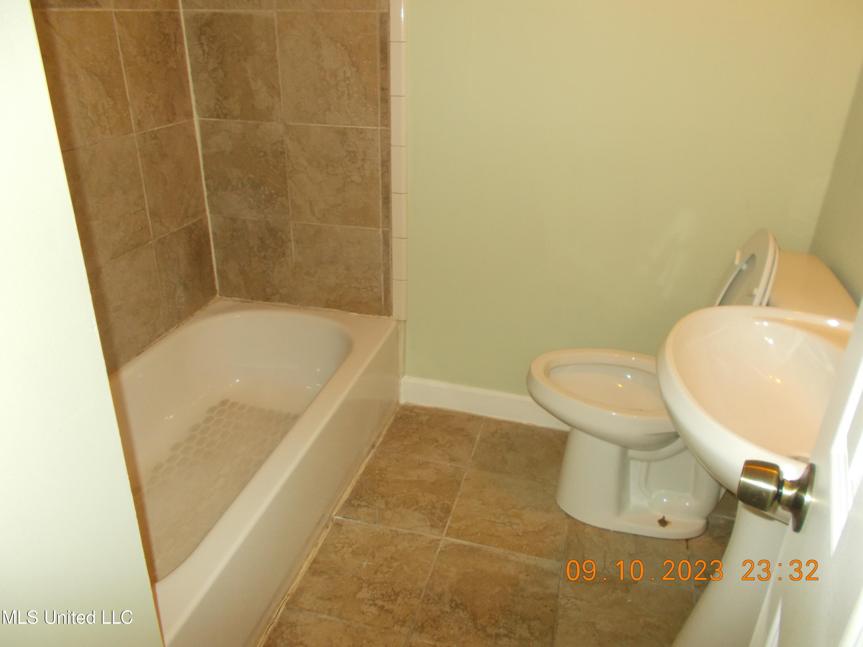 750 Woodbury Road Jackson, MS 39206 - Photo 6 of 11 DSCN6707