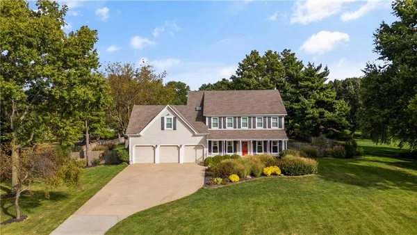 $725,000 | 11600 West 156th Terrace, Overland Park, KS 66221