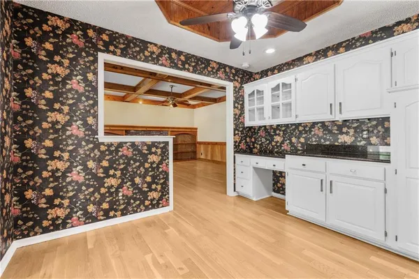 $725,000 | 11600 West 156th Terrace, Overland Park, KS 66221