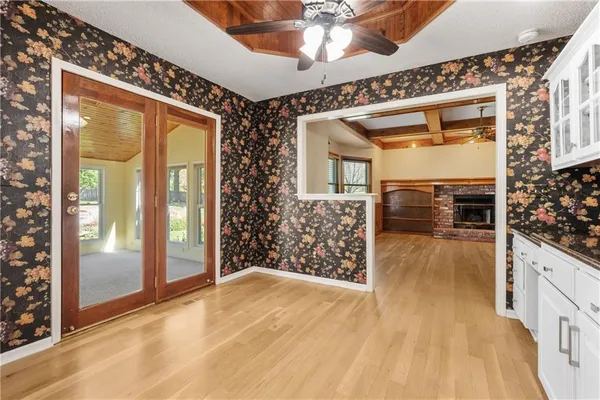 $725,000 | 11600 West 156th Terrace, Overland Park, KS 66221