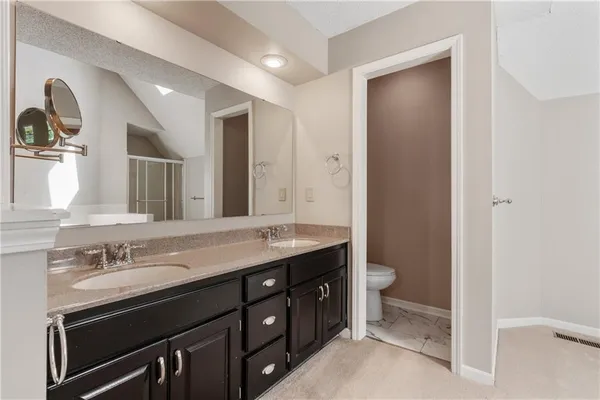 $725,000 | 11600 West 156th Terrace, Overland Park, KS 66221