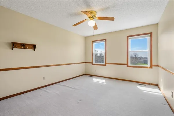 $725,000 | 11600 West 156th Terrace, Overland Park, KS 66221