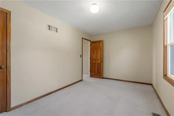 $725,000 | 11600 West 156th Terrace, Overland Park, KS 66221