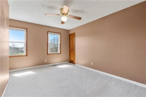 $725,000 | 11600 West 156th Terrace, Overland Park, KS 66221