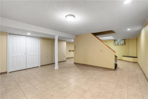 $725,000 | 11600 West 156th Terrace, Overland Park, KS 66221