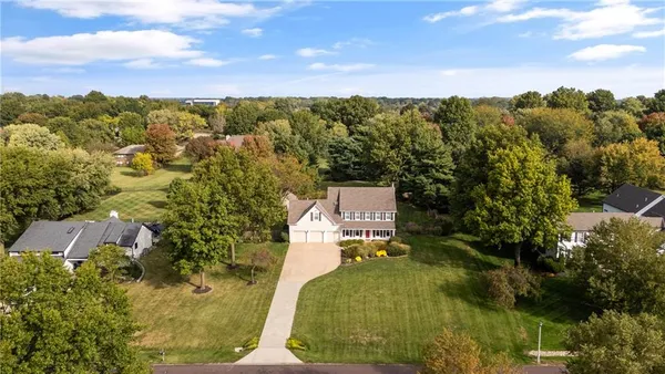 $725,000 | 11600 West 156th Terrace, Overland Park, KS 66221