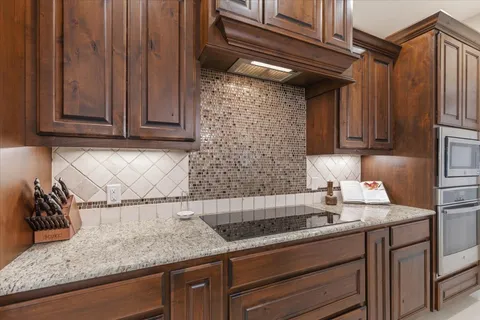$825,000 | 104 West Vienna Drive, Hutto, TX 78634