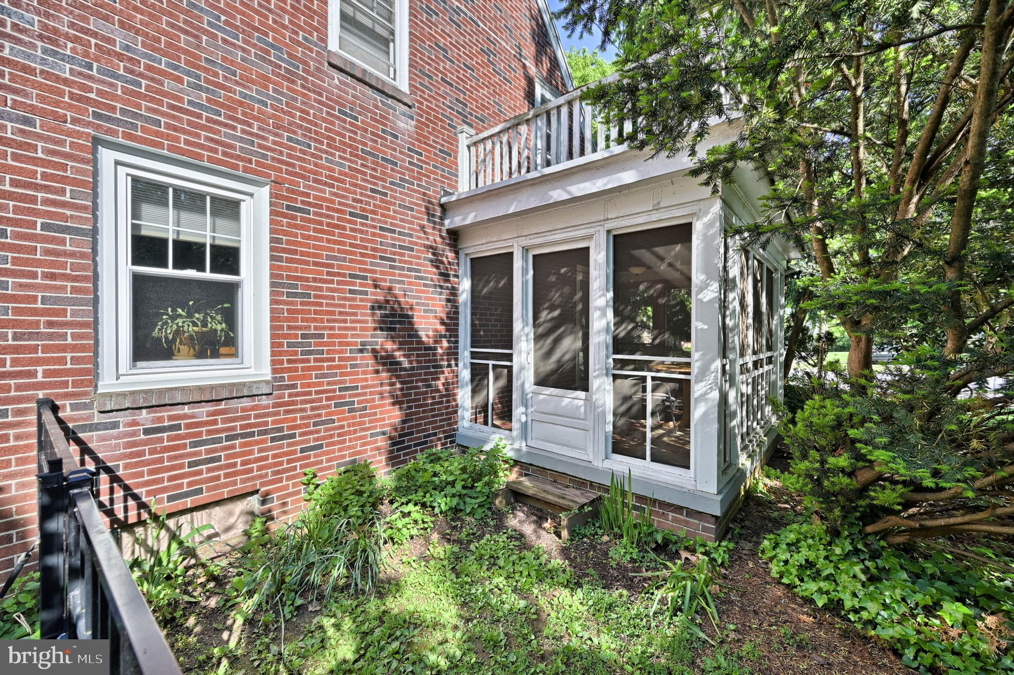 124 Market Street Lititz, PA 17543 - Photo 29 of 35 front view of a house with a porch