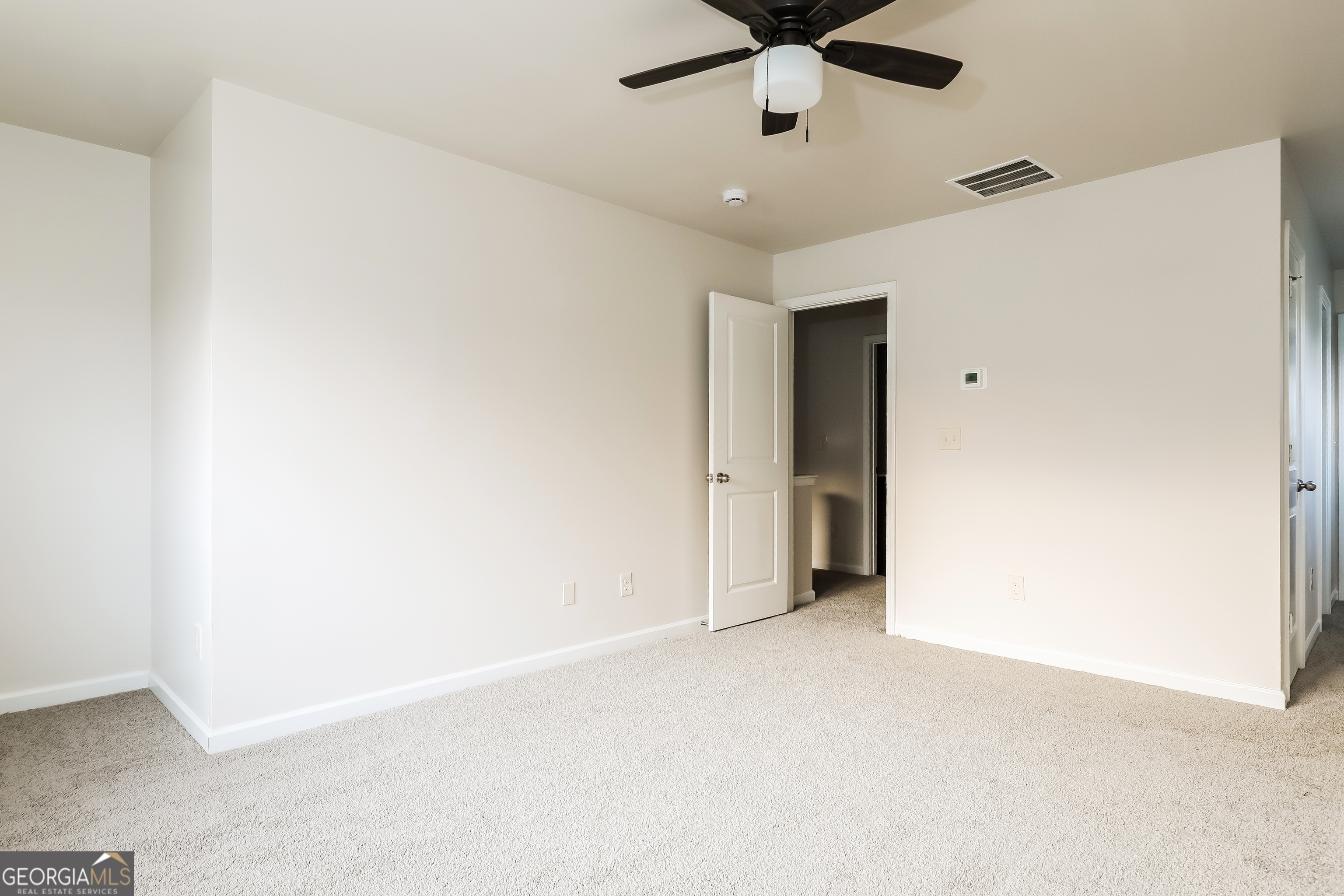 6069 Semaphore Ridge Rex, GA 30273 - Photo 9 of 17