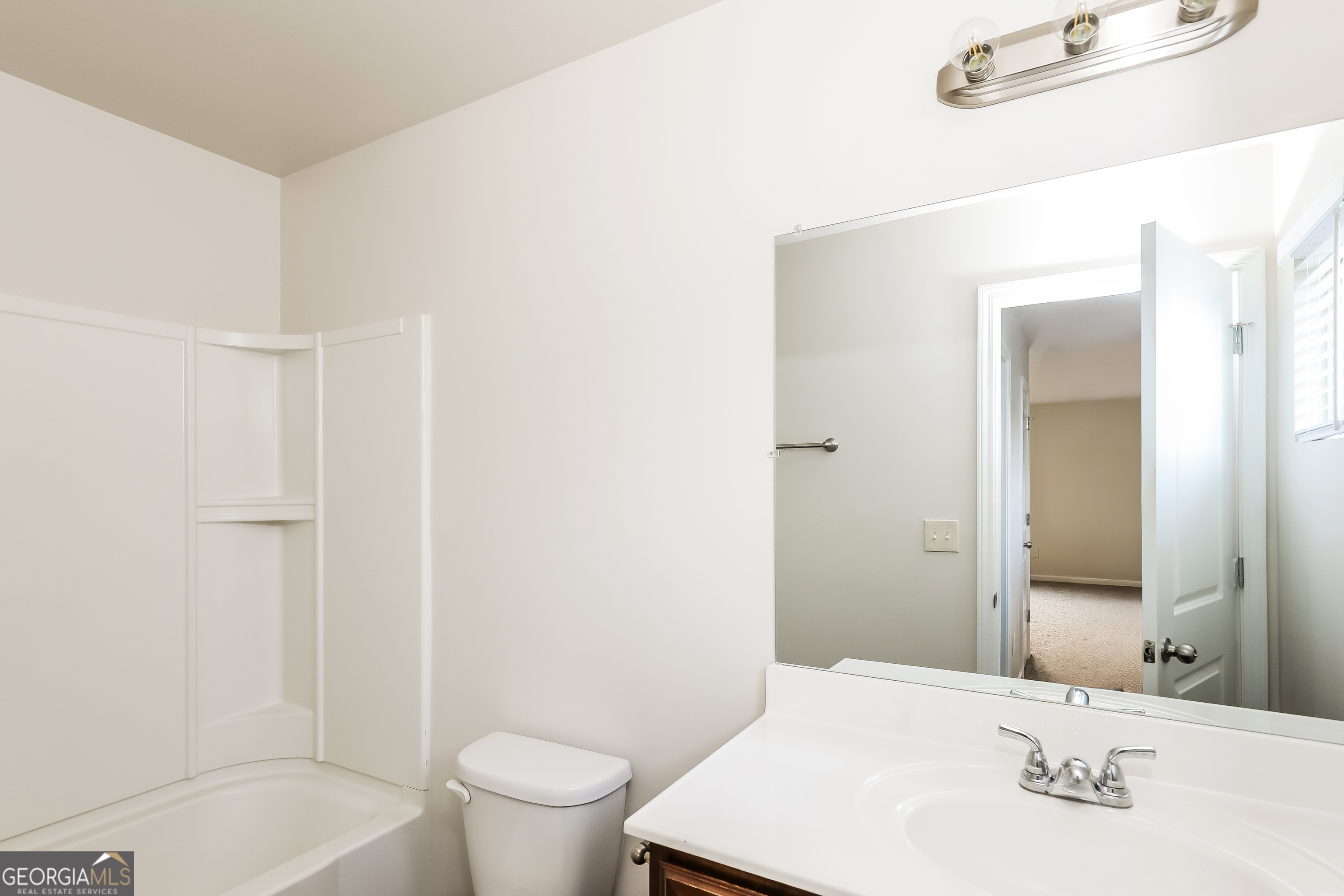 6069 Semaphore Ridge Rex, GA 30273 - Photo 10 of 17