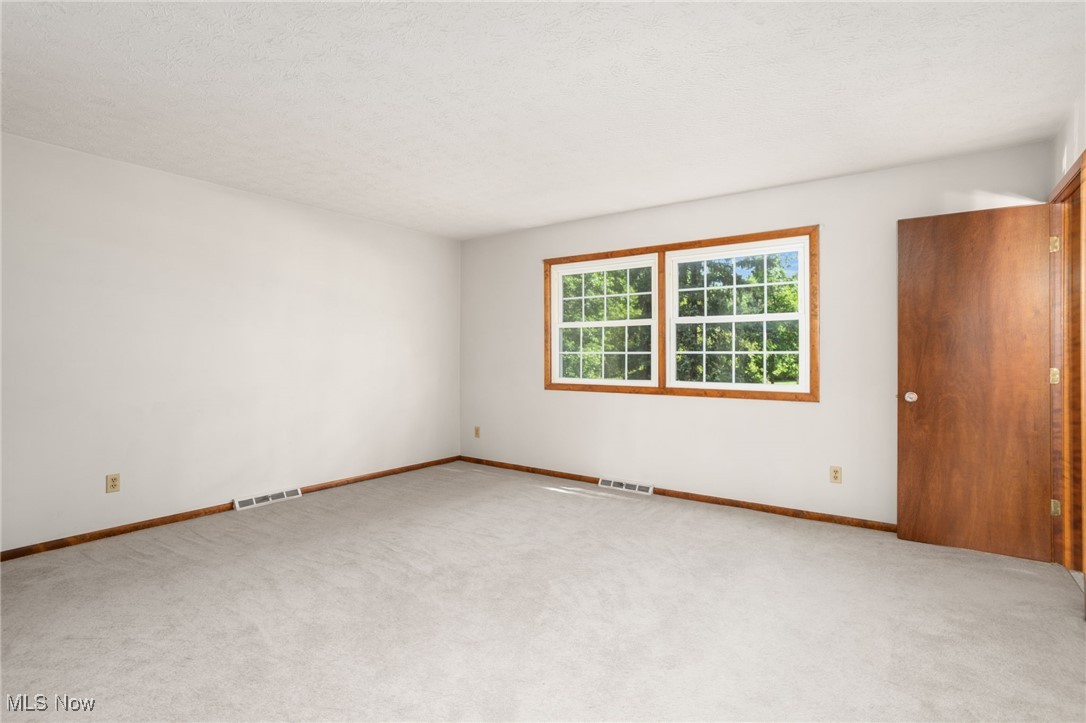 32145 Bainbridge Road Solon, OH 44139 - Photo 19 of 33