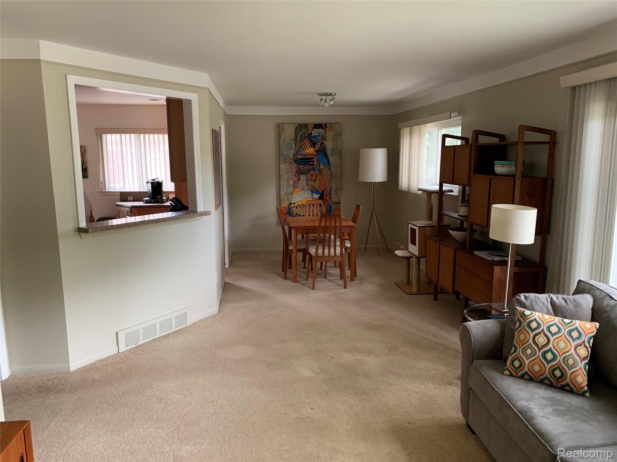 2800 Oliver Road Royal Oak, MI 48073 - Photo 12 of 26 4F251063-D524-4860-B485-45067E403D00.jpeg