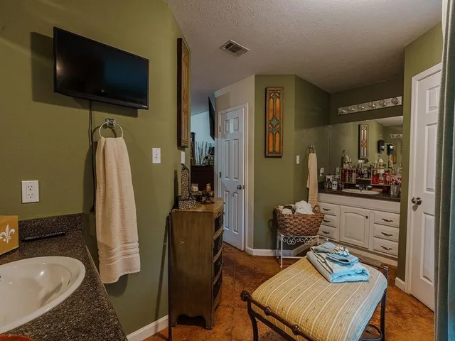 $389,900 | 8720 165th Highway, Woodworth, LA 71485