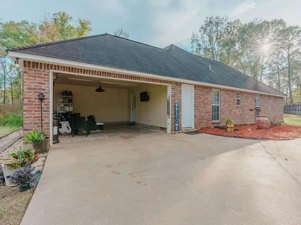 $389,900 | 8720 165th Highway, Woodworth, LA 71485