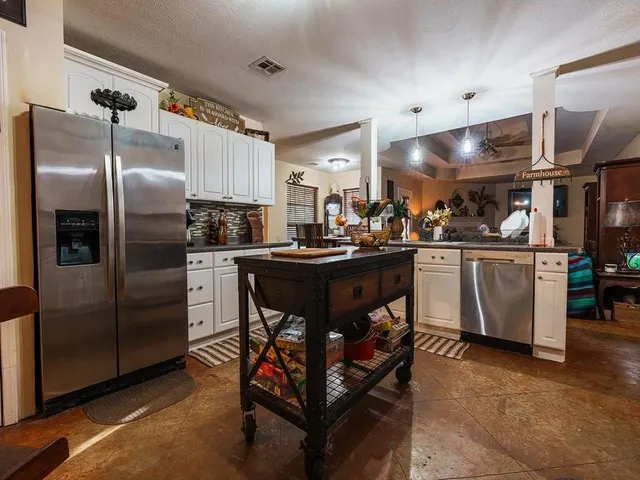 $389,900 | 8720 165th Highway, Woodworth, LA 71485