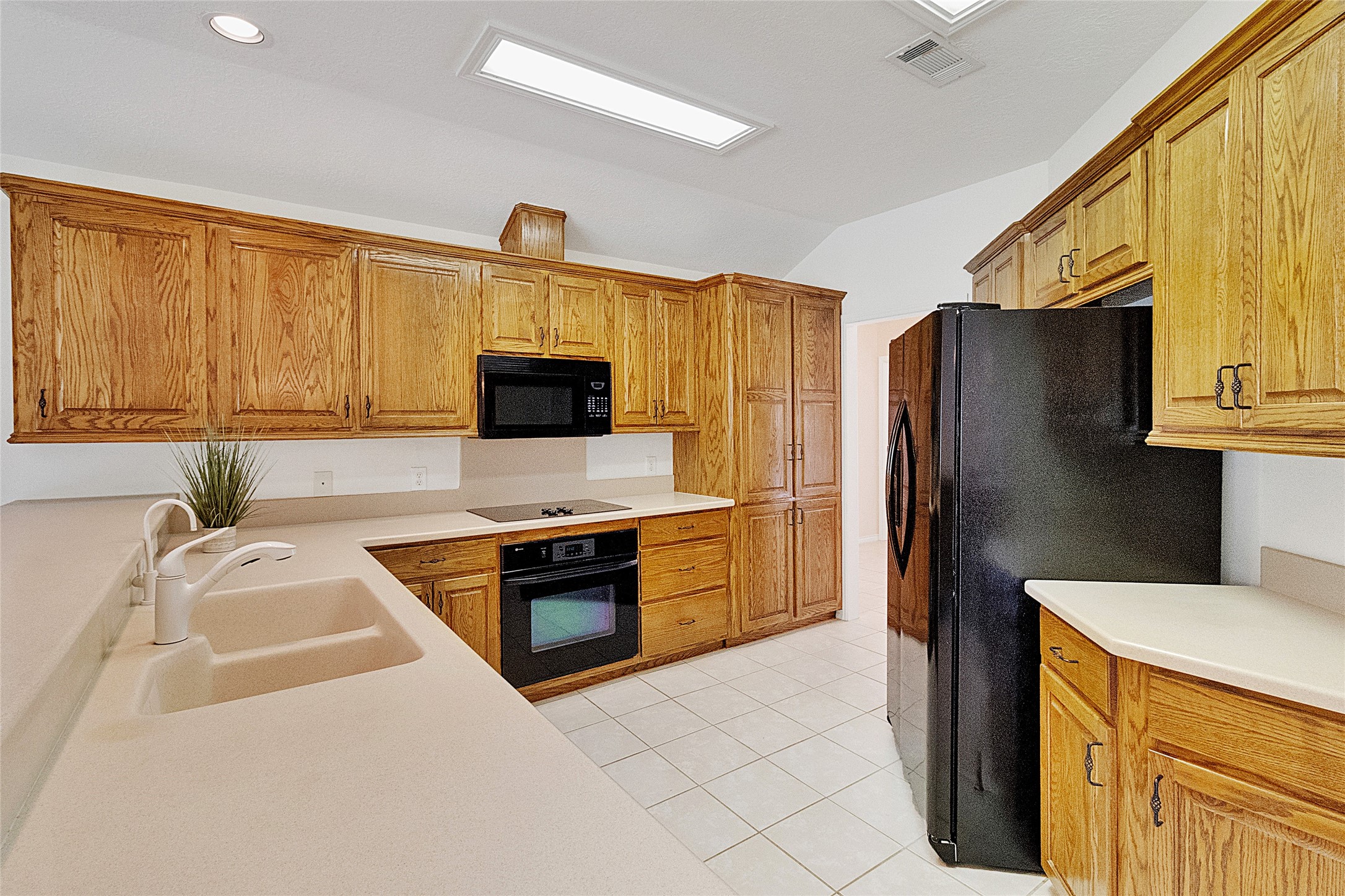 184 Birch Trinity, TX 75862 - Photo 22 of 50 Countertops Corian