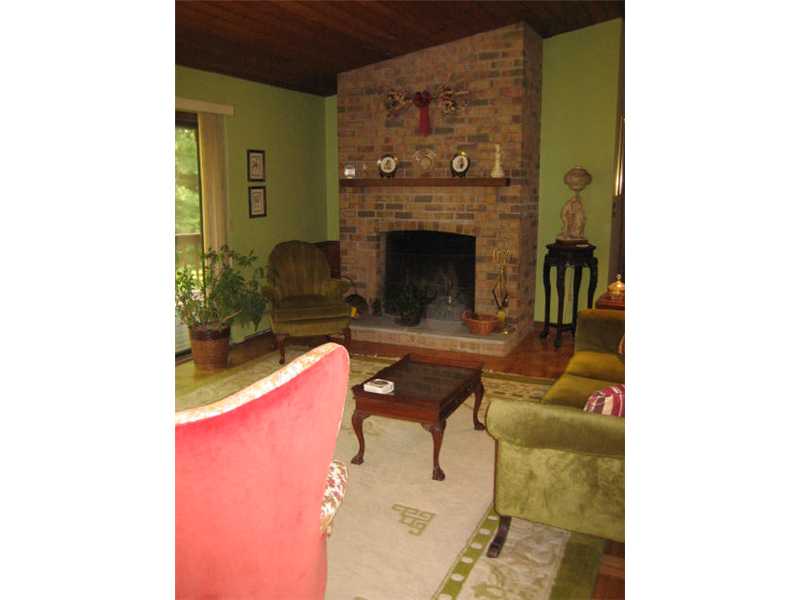70 Springdale Road South Kingstown, RI 02881 - Photo 13 of 24 Living Room.