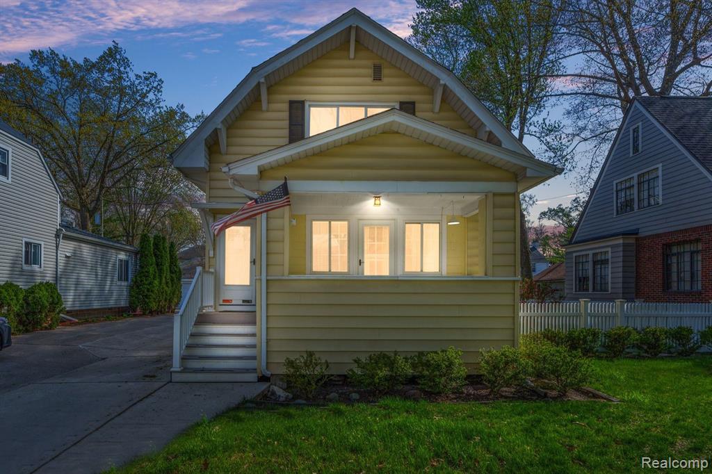 34 Sylvan Avenue Pleasant Ridge, MI 48069 - Photo 1 of 27 Gallery Image 1