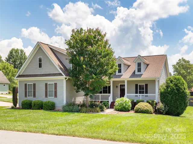 $467,000 | 16 Hollyhock Court, Flat Rock, NC 28731