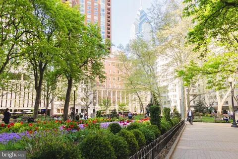 $260,000 | 1810 Rittenhouse Square, Unit 313, Philadelphia, PA 19103