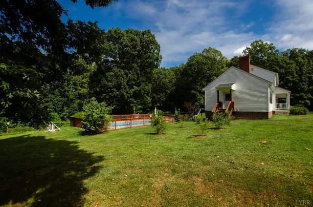 an aerial view of a yard