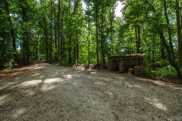 $595,000 | 4232 Spg Grv Road, Appomattox, VA 24522