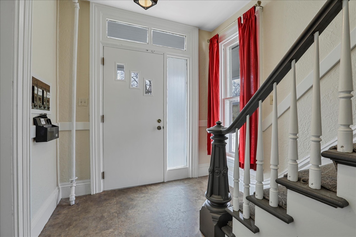 212 West High Street Urbana, IL 61801 - Photo 4 of 36 a view of a room with gym equipment