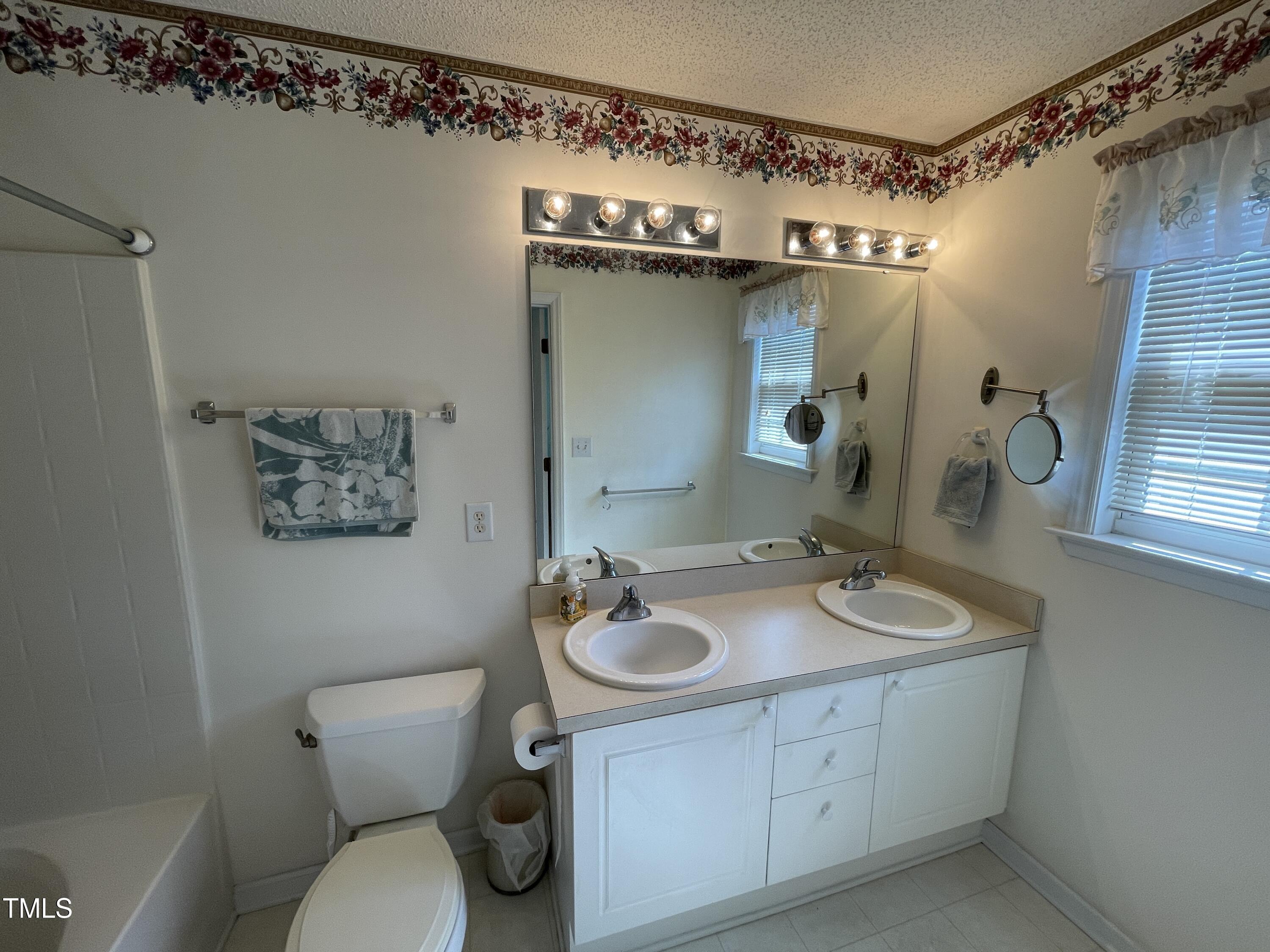 2041 Metacomet Way Raleigh, NC 27604 - Photo 31 of 67 IMG_3393