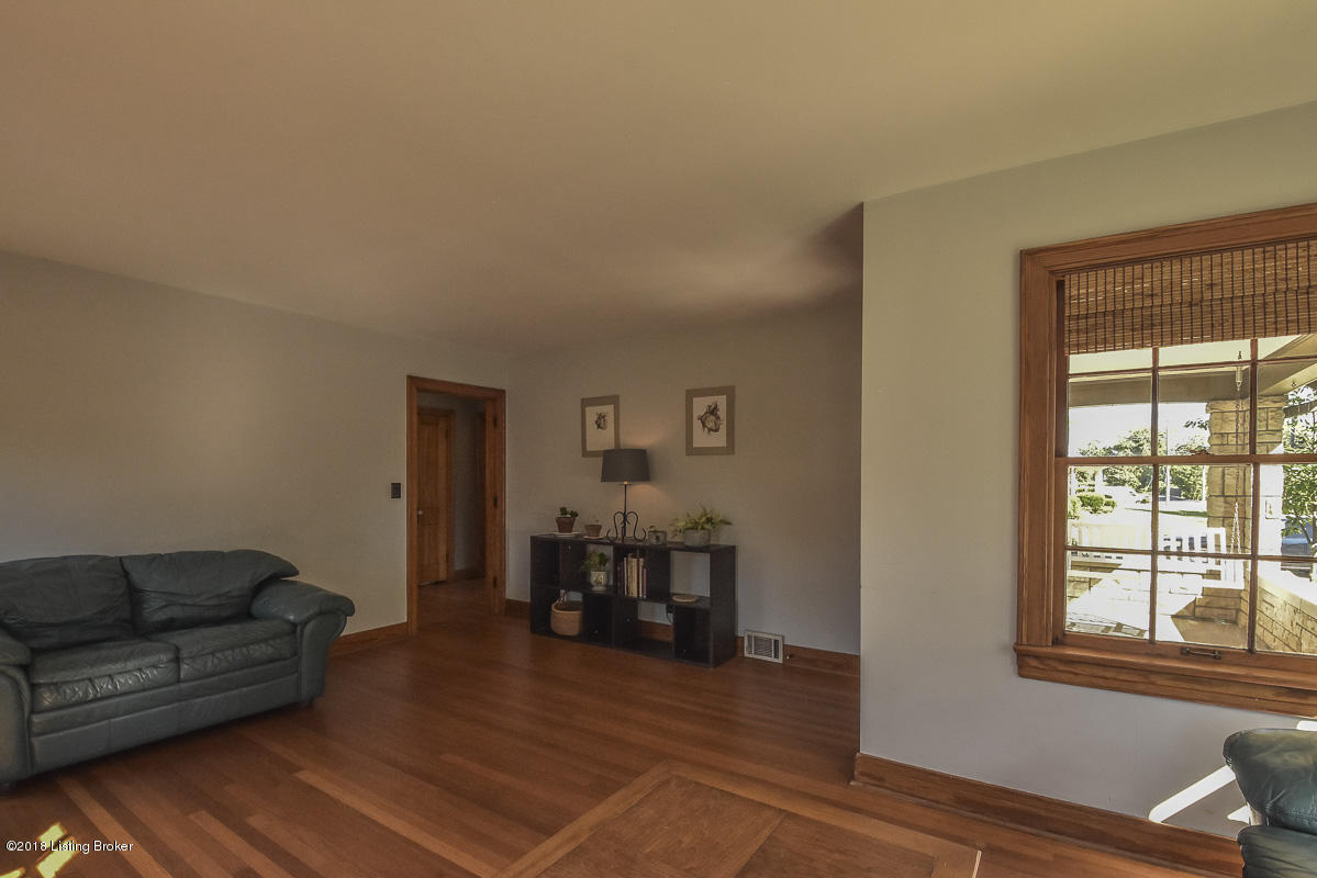 908 Perryman Road Louisville, KY 40207 - Photo 13 of 37 _-5