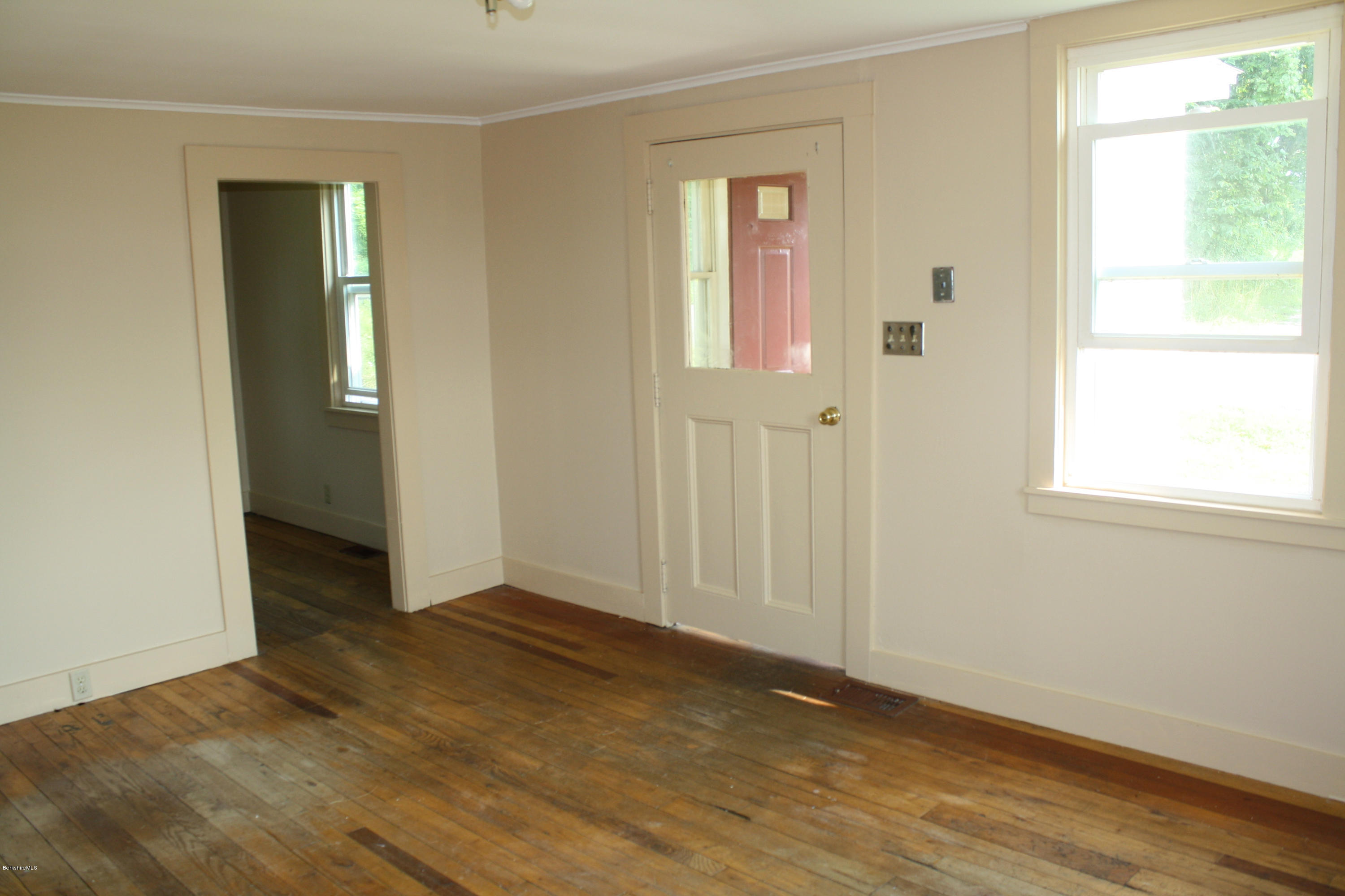 91 County Road New Marlborough, MA 01230 - Photo 4 of 9 Living Room